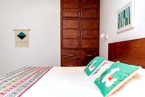 2 dormitorios, tabla de planchar con plancha, cuna de viaje y wifi