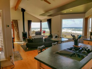 Interior - Agate Point - Ocean / Bay front (Yachats)