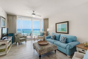 Televisión de pantalla plana y reproductor de DVD 