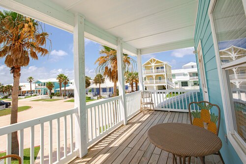 Blue Fin House | Gulf Views + Beach Boardwalk