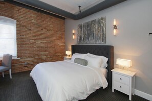 1 makuuhuone, työpöytä, silitysrauta/-lauta, Wi-Fi