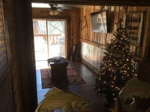 Interior - New Rustic Cabin In Historic Downtown Cotter & The White River (Cotter)