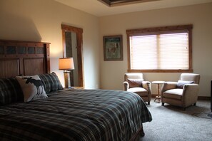 6 bedrooms, iron/ironing board, travel cot, free WiFi