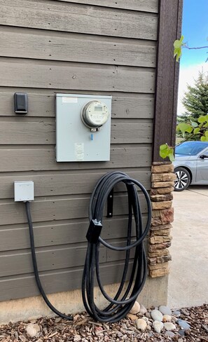 Property grounds - CLEAN, SPACIOUS, & RELAXING WESTERN HOME, NEAR TETONS/YELLOWSTONE/JACKSON HOLE (Victor)