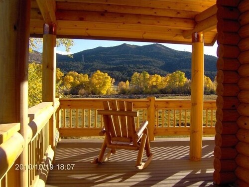 PO Ranch Log Cabin, close to Ski Area, rates subject to change for over 2 people