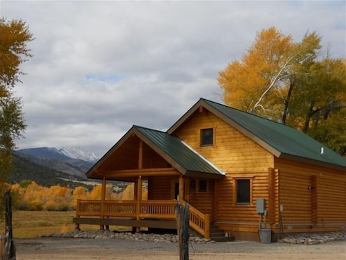 PO Ranch Log Cabin, close to Ski Area, rates subject to change for over 2 people