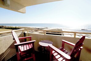 Property grounds - 🏖️Pelican Watch 201: Sundeck | Community Indoor and Outdoor Pools | Hot Tub🏖️ (Carolina Beach)