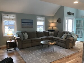 Smart TV, fireplace, books - Relaxing Family Cape Retreat in New Seabury (Mashpee)