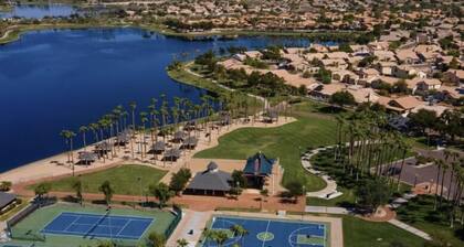 Suuri golf, vaellus, kävely ja rentoutuminen Phoenixissa. Hyvin hoidettu kotona.