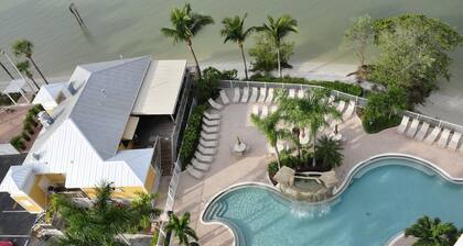 Penthouse-huoneisto upealla auringonlaskunäkymällä!