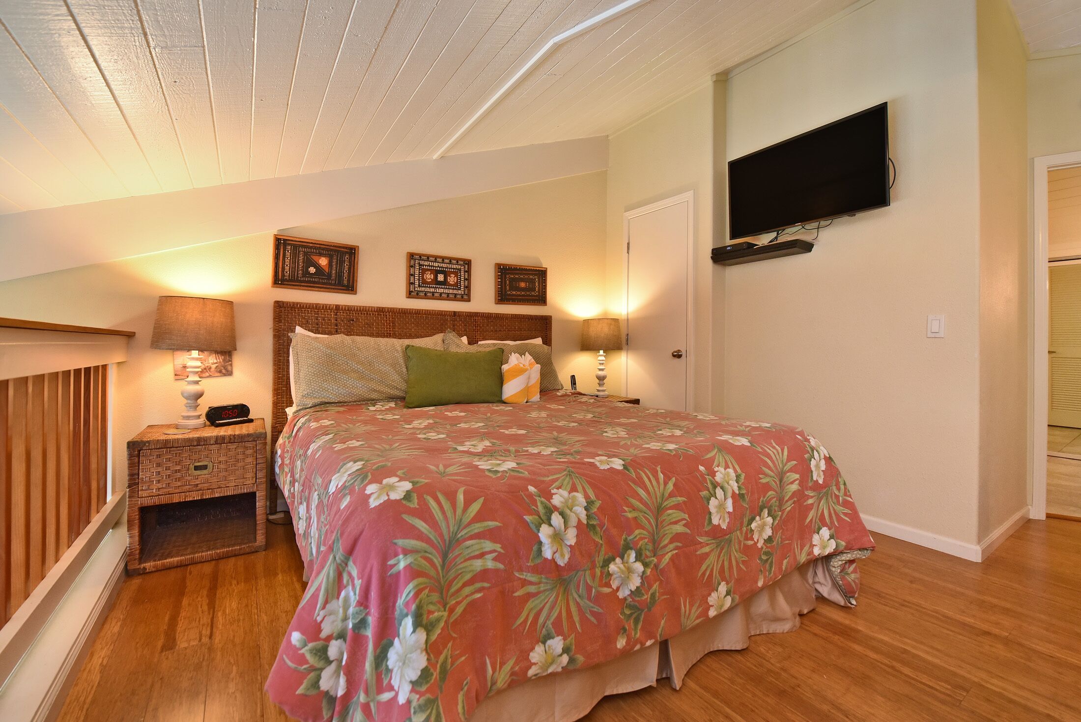 2 bedrooms, in-room safe, iron/ironing board, free WiFi