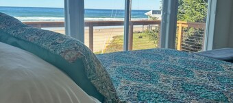 Starr Creek - Ocean and Creek right outside!