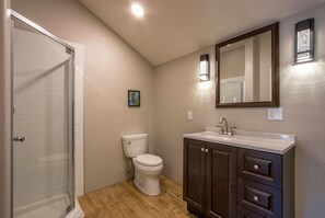 Shower, jetted bath, hair dryer, towels