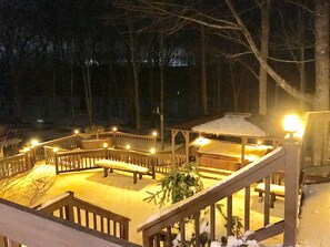 Property grounds - 5000sqft Mountain View Pool Hot Tub Sauna Firepit Games Multiple LARGE Deck (East Stroudsburg)