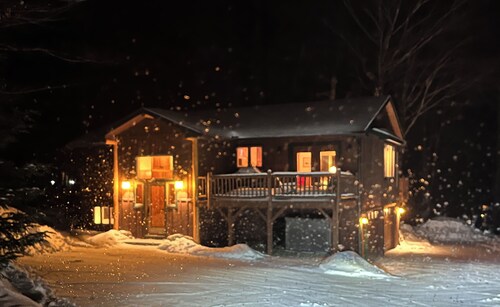 Tree House Feel in a Perfect Location<br>