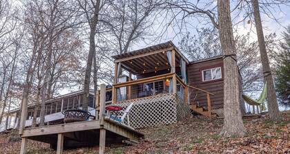 Little Moon Lakefront Cabin with Dock & Firepit