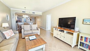 Smart TV, reproductor de DVD, futbolito y tenis de mesa 