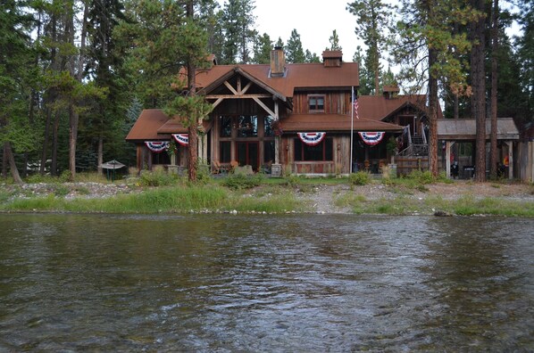 Exterior - Waterfront Bigfork/Glacier Park Luxury Ultimate Tranquility (Bigfork)