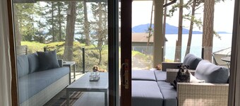 ワシントンのオーカス島にあるドゥーベイリゾートの隣にあるゆったりとした隠れ家