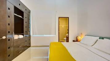 2 bedrooms, iron/ironing board, travel cot, free WiFi
