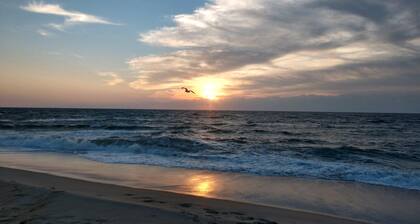 Fishing,Paddleboarding,Kayak Delight!Lovely includesyour BeachToys!Max Guests: 7