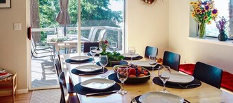 Fir Mountain Escape - Stunning Views, River & Mountain Views, Hot Tub