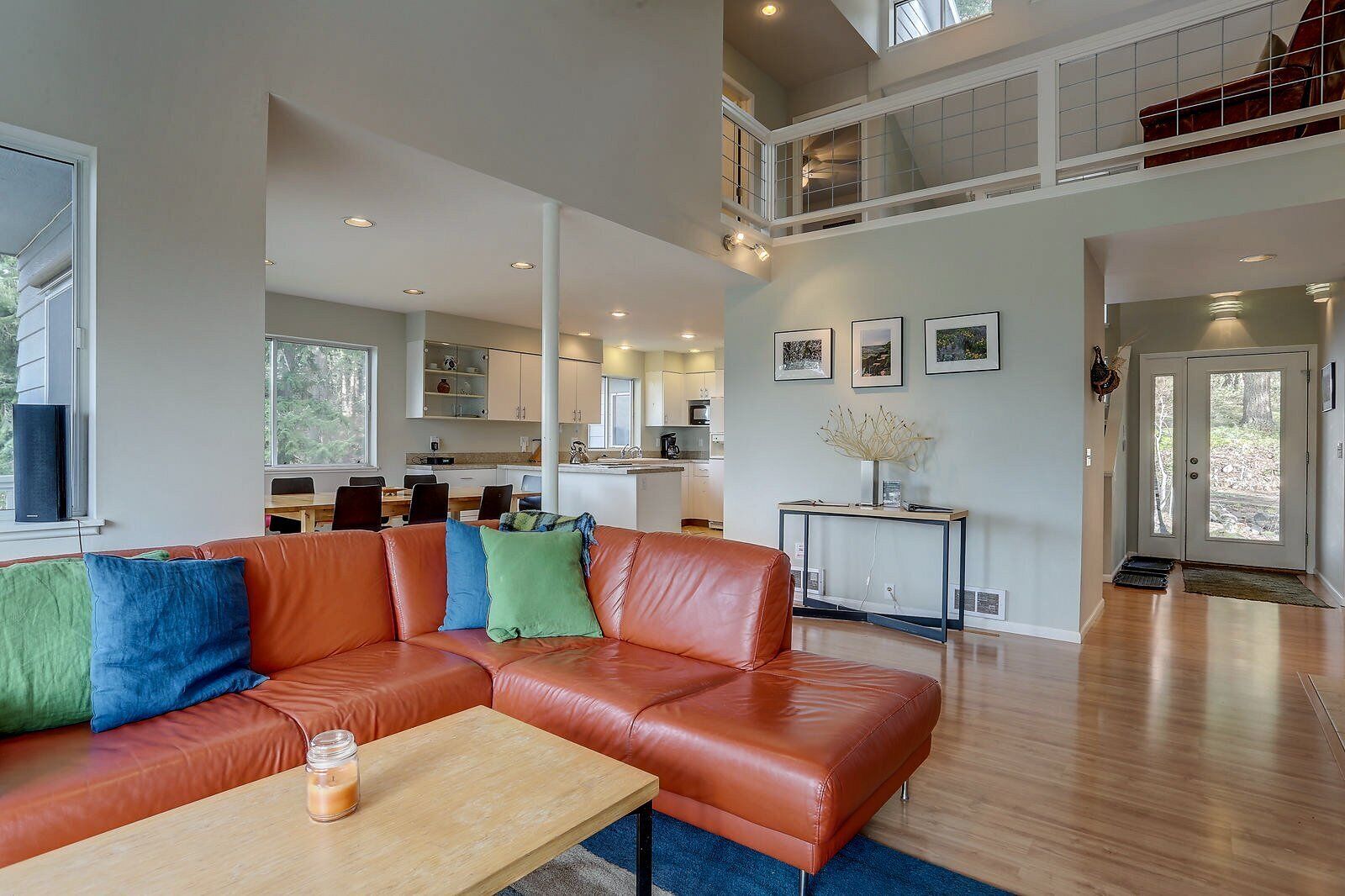 TV, table football, ping pong, stereo