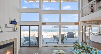 Stunning Oceanfront Home on Quiet Lane with Bay and Ocean Views. Hot tub!