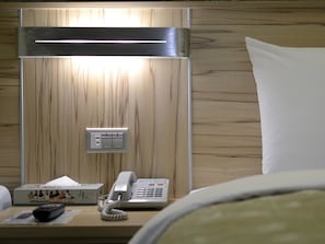Bureau, rideaux occultants, chambres insonorisées, Wi-Fi gratuit