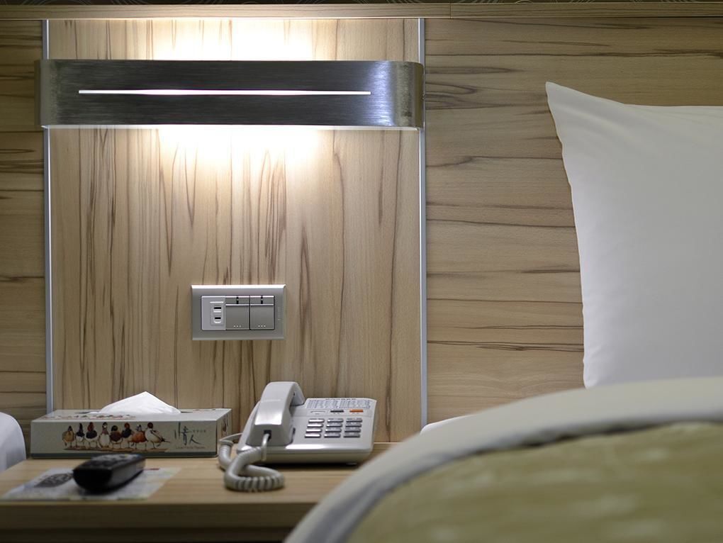 Bureau, rideaux occultants, chambres insonorisées, Wi-Fi gratuit