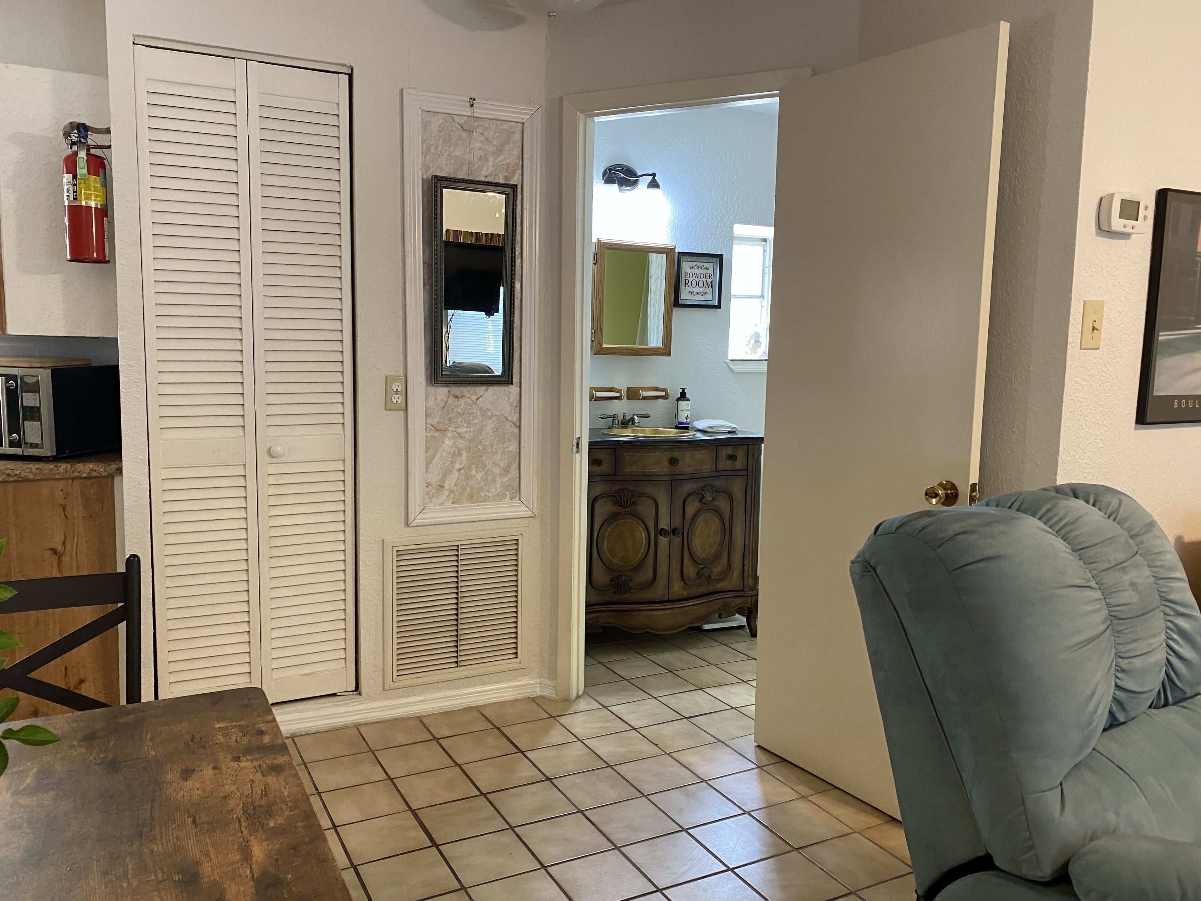 Deland Marigold House,  Beautiful Quiet Setting, With Comfy Bed, Downtown Deland - DeLand, FL
