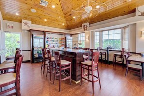 Bar (in der Unterkunft)