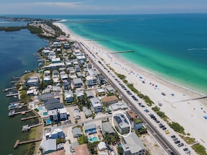 Beach - GORGEOUS BEACH VIEWS, 3 BEDROOM POOL HOME ON ANNA MARIA ISLAND (BRADENTON BEACH)