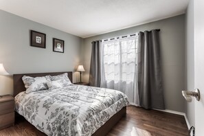 3 bedrooms, iron/ironing board, Internet, bed sheets