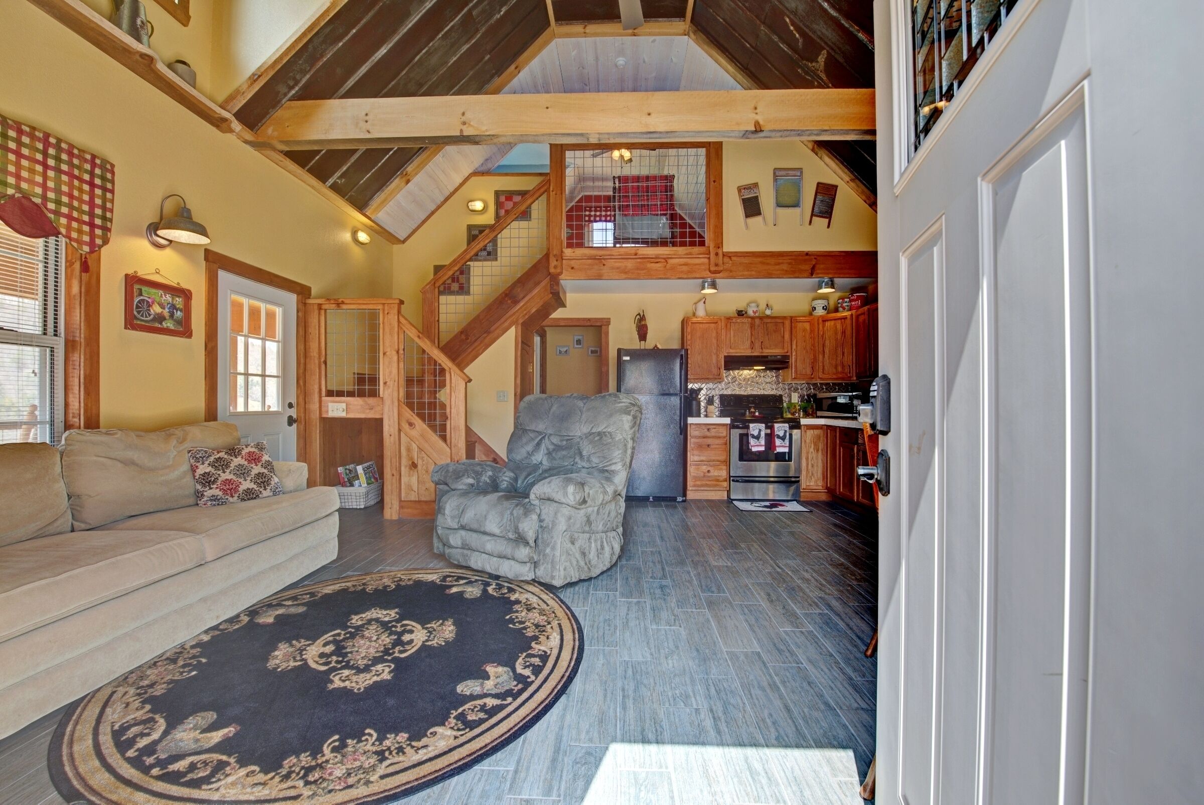 Una televisión, un reproductor de DVD, libros