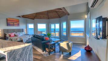 TV, fireplace, stereo