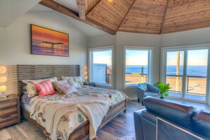1 bedroom, iron/ironing board, free WiFi, bed sheets - Whale Watching Has Never Been Easier At This Studio In Depoe Bay! (Depoe Bay)