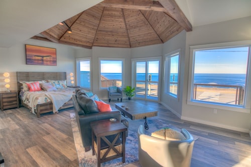 Whale Watching Has Never Been Easier At This Studio In Depoe Bay!