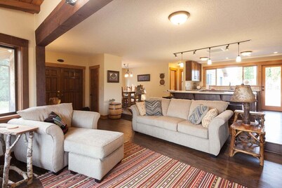 Hood View - Perfect Modern Cabin Getaway, Updated, Gorgeous Hood Views!