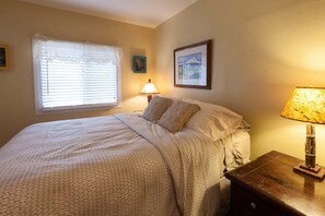 4 bedrooms, iron/ironing board, free WiFi, bed sheets - Hood View - Perfect Modern Cabin Getaway, Updated, Gorgeous Hood Views! (Mount Hood Parkdale)