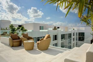 Unclassified image, 4 of 25, button - Rooftop Pool, Garage, Security, Gym, Smart TV (Playa del Carmen)