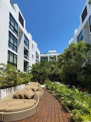 Property grounds - Central 2 BR, Roof Pool, Garage, Secure, Gym (Playa del Carmen)