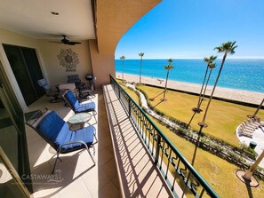 Terrace/patio - Sonoran Spa E407 - 2 BR Next to the Pool, High Speed Wi-Fi - Beachfront Upper Floor Luxury Condo (Puerto Peñasco)