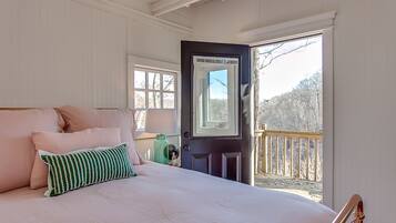 5 quartos, ferros/tábuas de passar roupa, Wi-Fi, roupa de cama