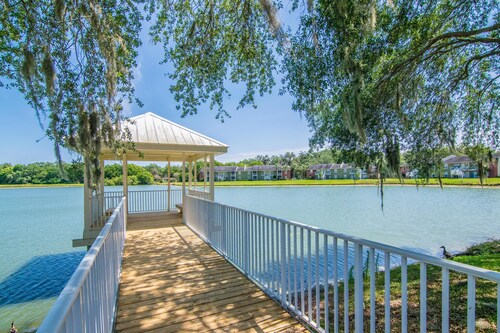 Water Front - 1 bedroom with a den and 1 bathroom