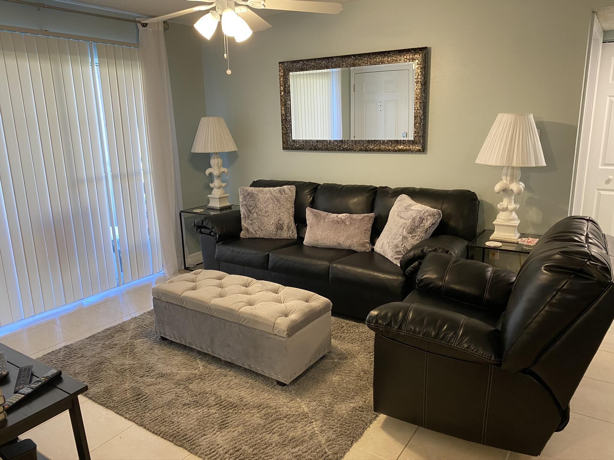Water Front - 1 bedroom with a den and 1 bathroom