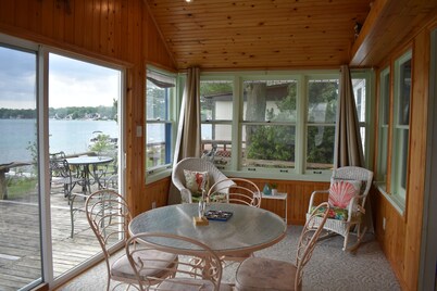 Diamond Lake Island Cabin  