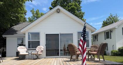 Diamond Lake Island Cabin