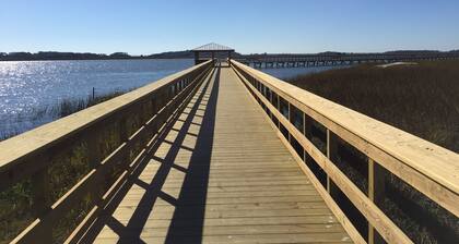 Perfect for PI graduations and Lowcountry getaways, close to PI and Sands Beach.