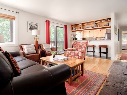 RMR: Sleeping Indian West #4 Condo in Teton Village